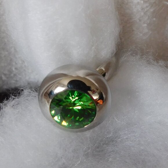 Ladies "Choice" Emerald Green Colored Cocktail Ring - Picture 4 of 7